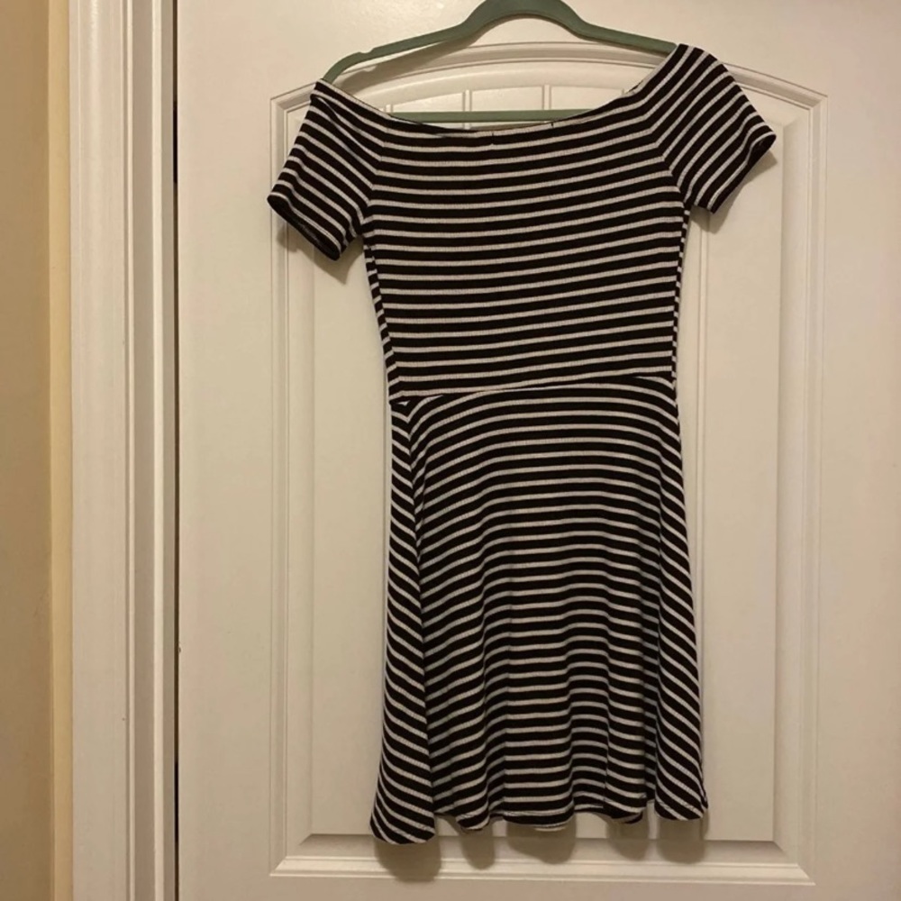 Dress - Picture 3 of 3